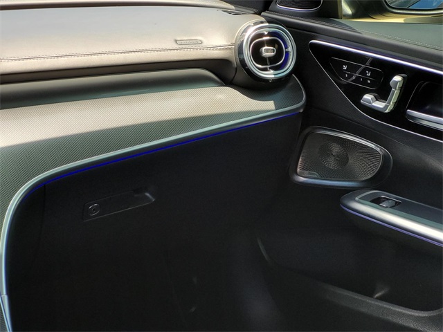 Vehicle image 13 of 35