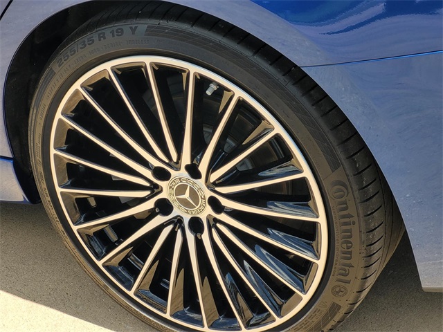 Vehicle image 7 of 35