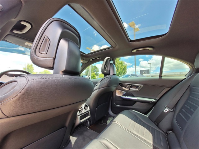 Vehicle image 27 of 35