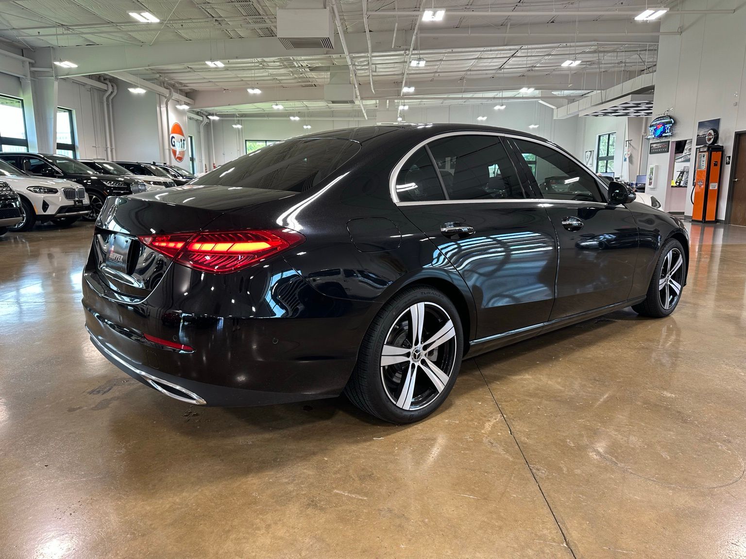 Vehicle image 5 of 25
