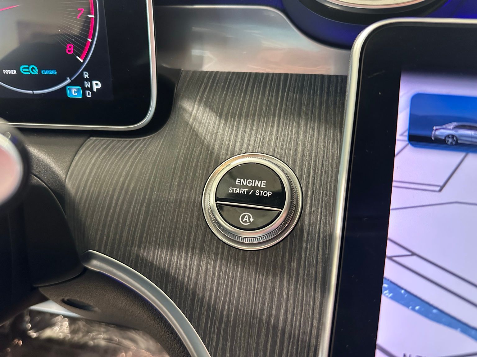 Vehicle image 22 of 25