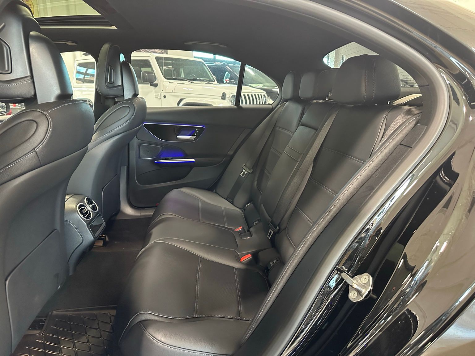 Vehicle image 11 of 25