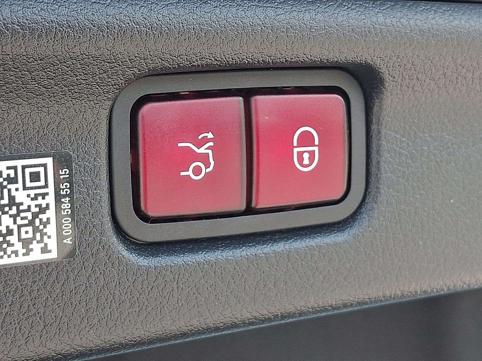 Vehicle image 24 of 31