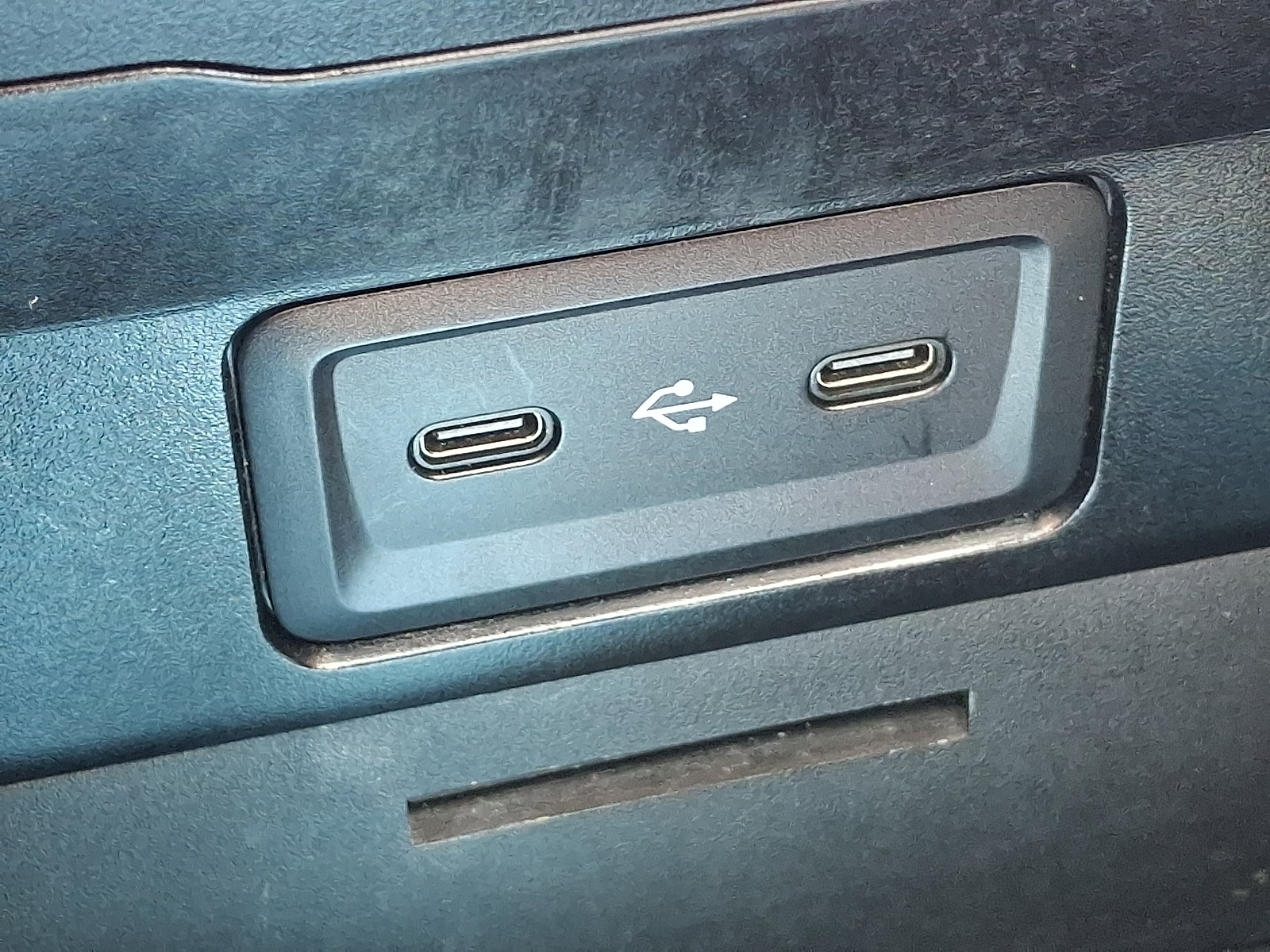 Vehicle image 27 of 31