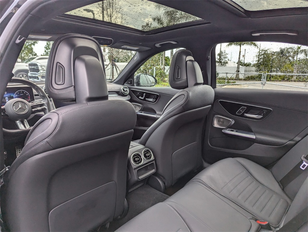 Vehicle image 18 of 38
