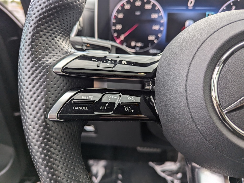 Vehicle image 27 of 38