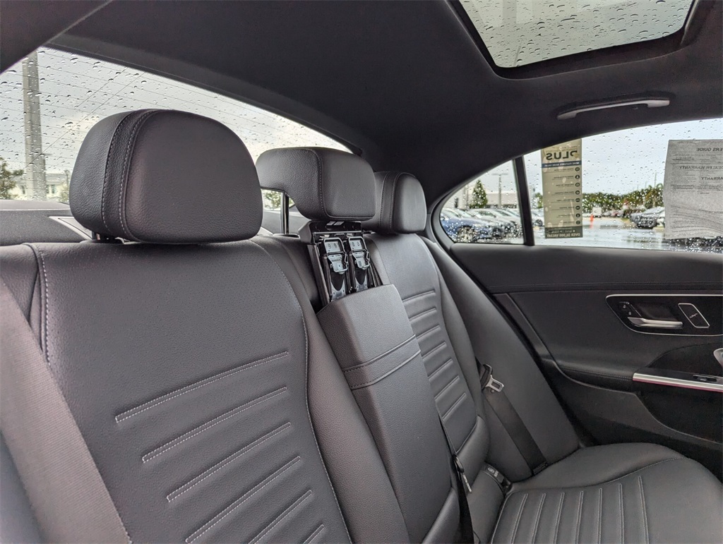 Vehicle image 14 of 38