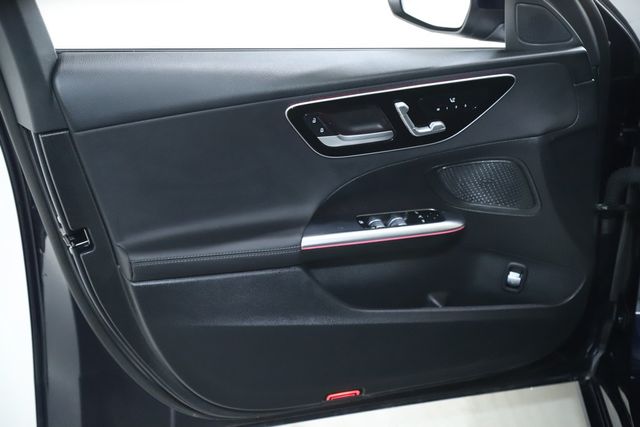 Vehicle image 20 of 45