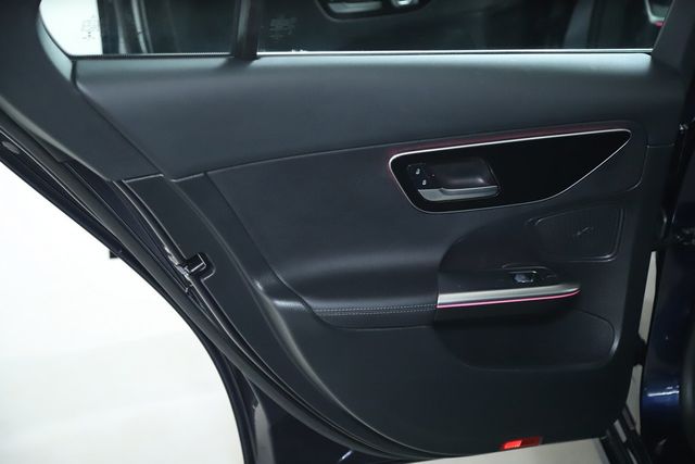 Vehicle image 22 of 45
