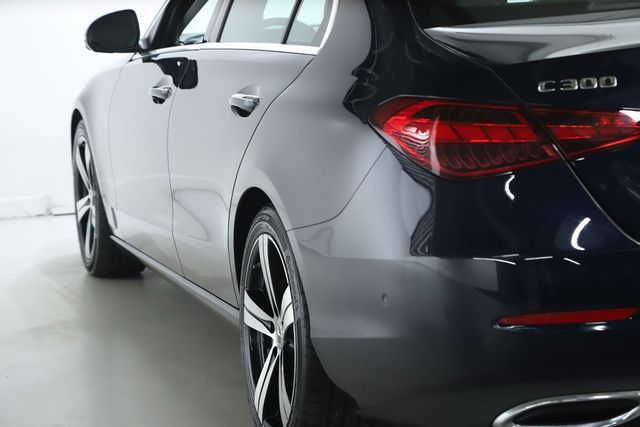 Vehicle image 17 of 45