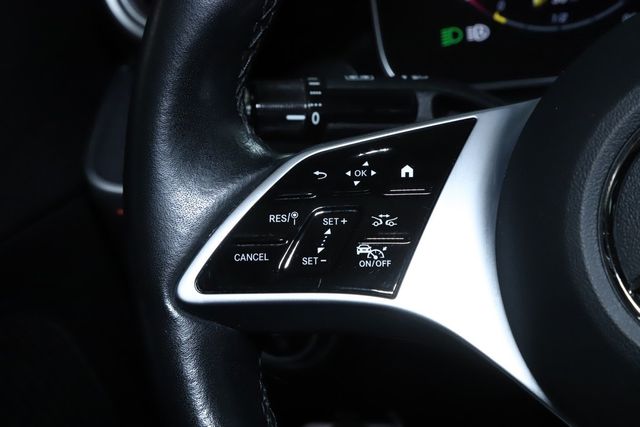 Vehicle image 33 of 45