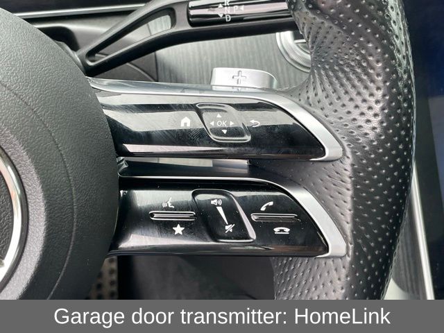 Vehicle image 15 of 27
