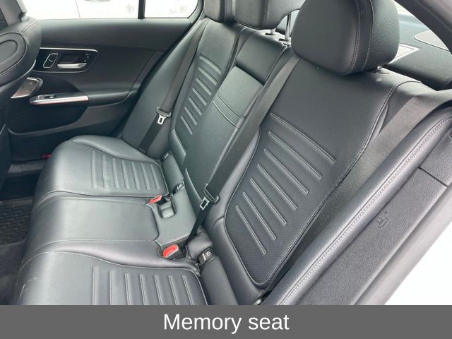 Vehicle image 8 of 27