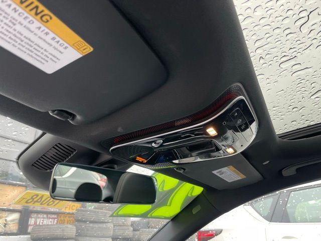 Vehicle image 19 of 27