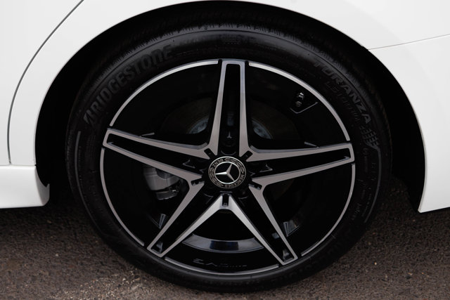 Vehicle image 10 of 31