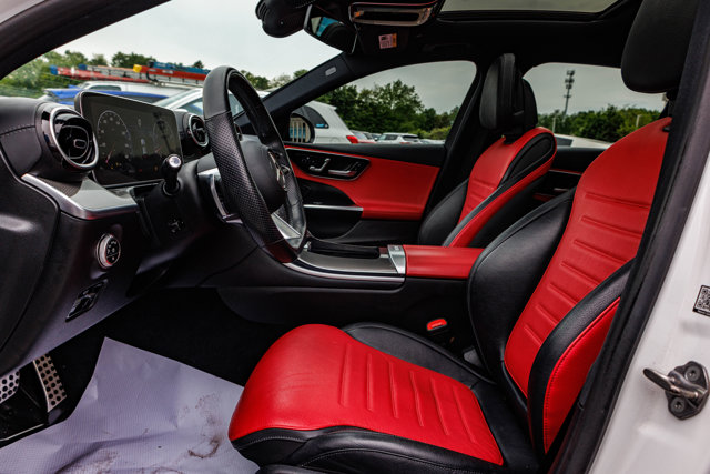 Vehicle image 14 of 31