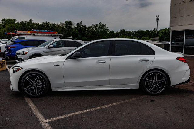 Vehicle image 8 of 31