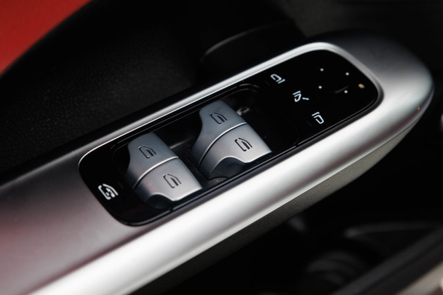 Vehicle image 29 of 31
