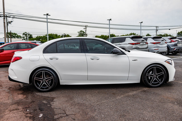 Vehicle image 4 of 31