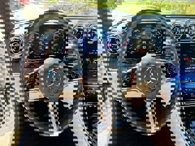 Vehicle image 16 of 26