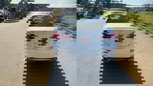 Vehicle image 7 of 26