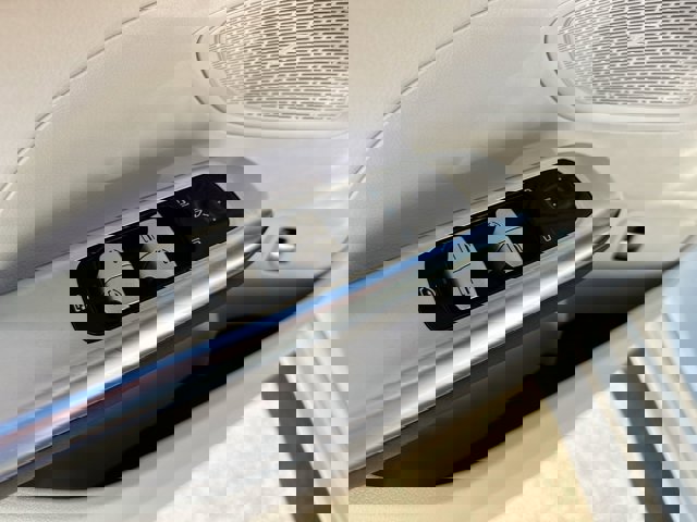 Vehicle image 24 of 26