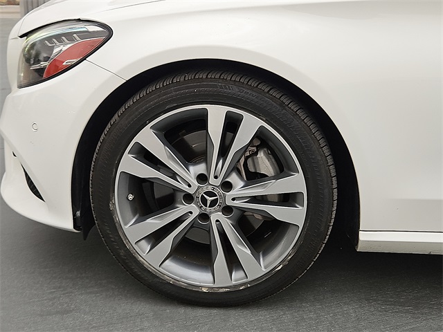 Vehicle image 9 of 31