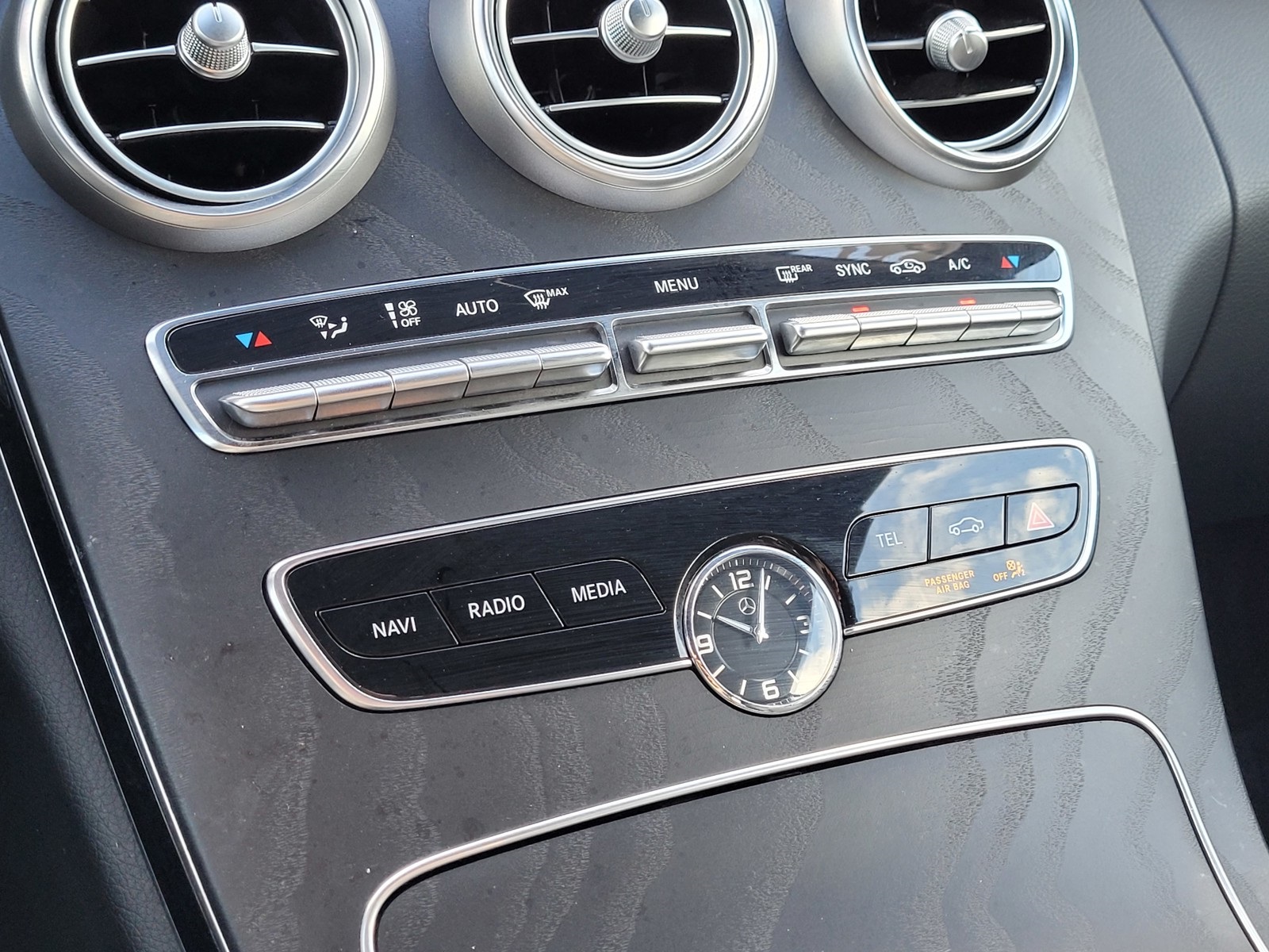 Vehicle image 24 of 27