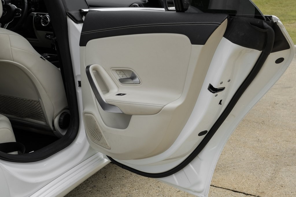 Vehicle image 41 of 56