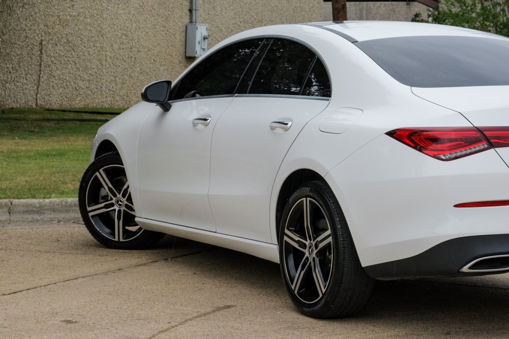 Vehicle image 10 of 56