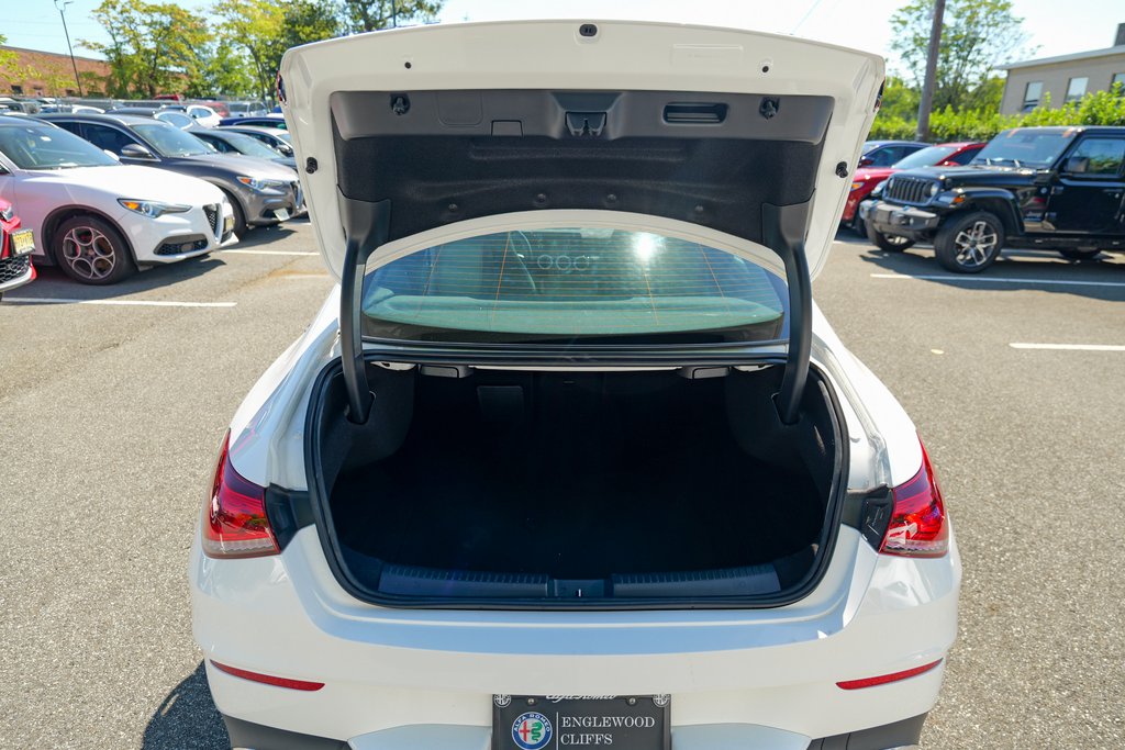 2022 Mercedes-Benz CLA 250 Image 16 of 54