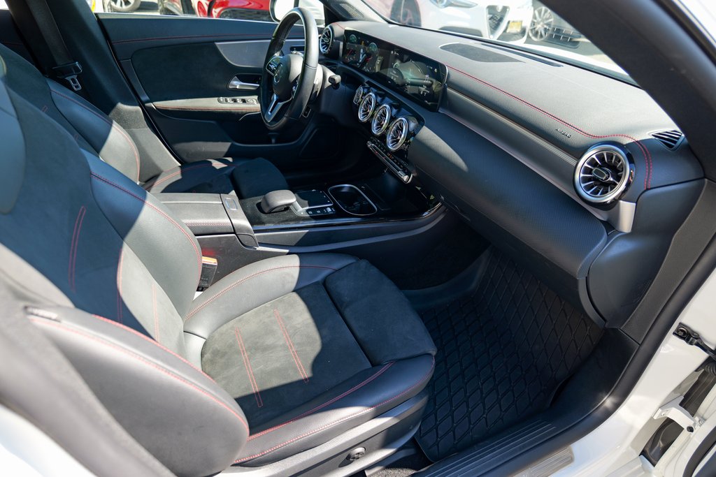 2022 Mercedes-Benz CLA 250 Image 27 of 54
