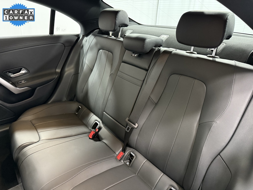 Vehicle image 21 of 31