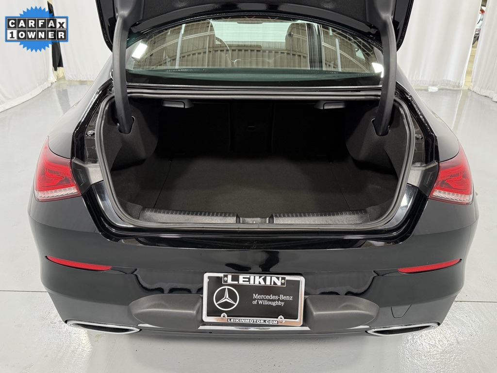 Vehicle image 26 of 31