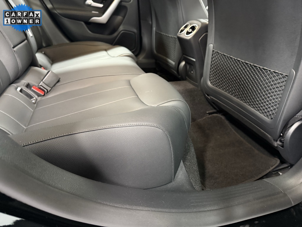 Vehicle image 23 of 31