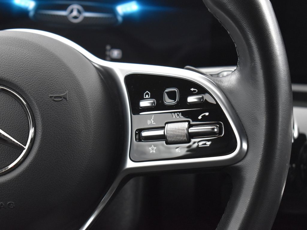 Vehicle image 34 of 38
