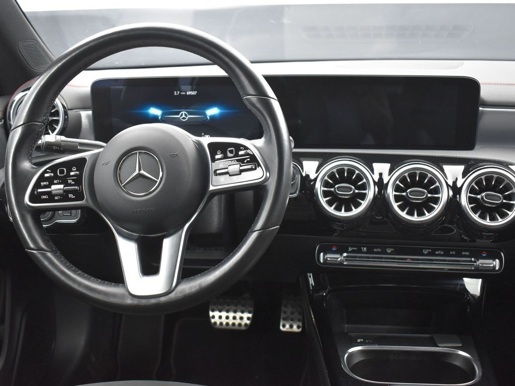 Vehicle image 31 of 38