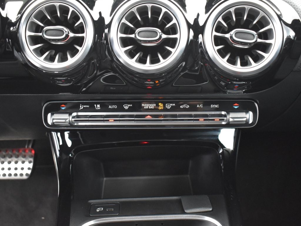 Vehicle image 29 of 38