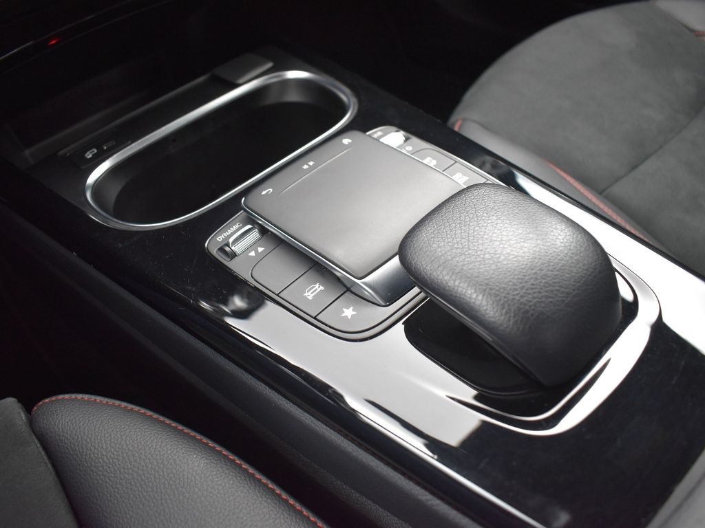 Vehicle image 26 of 38