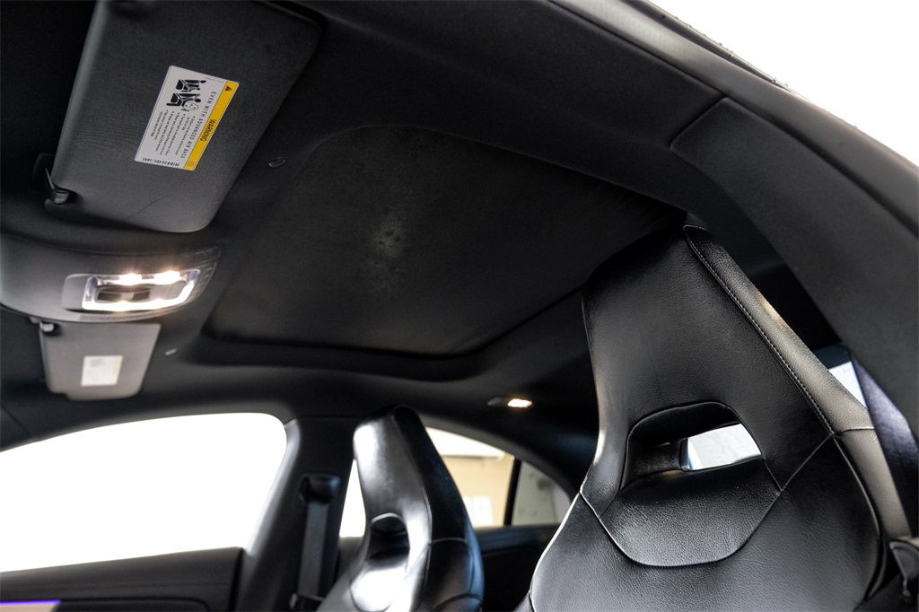 Vehicle image 37 of 61