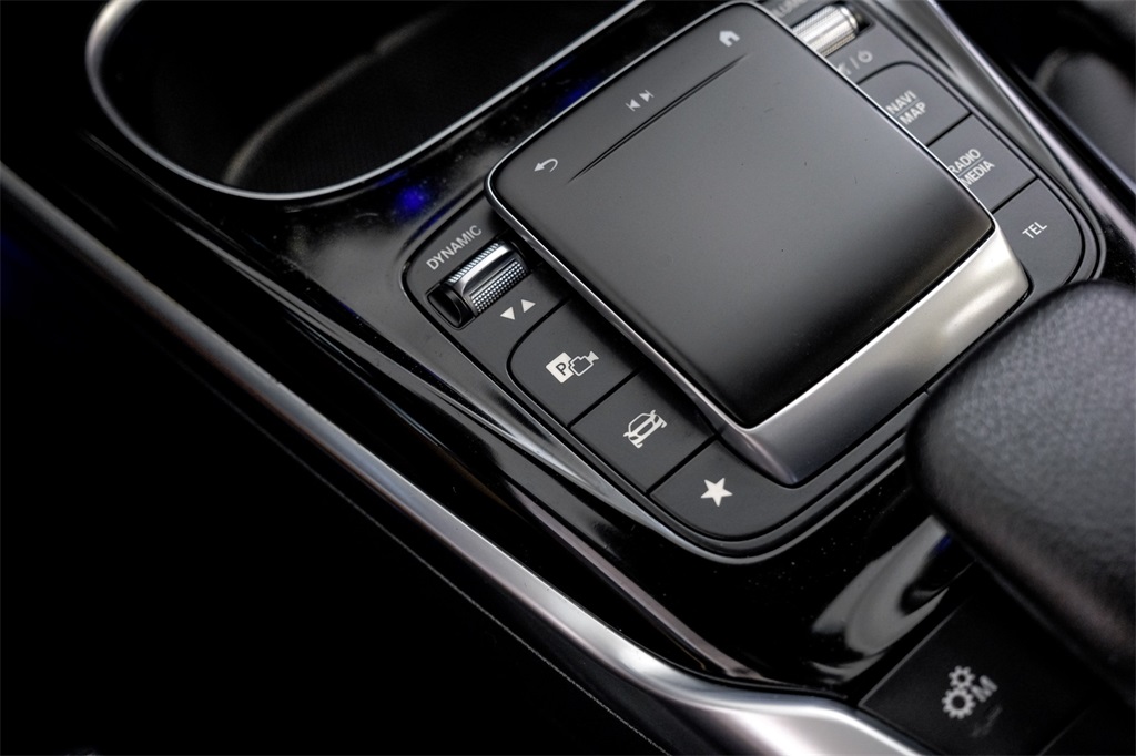 Vehicle image 25 of 61