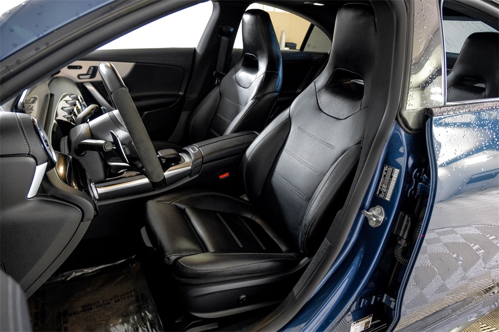 Vehicle image 11 of 61