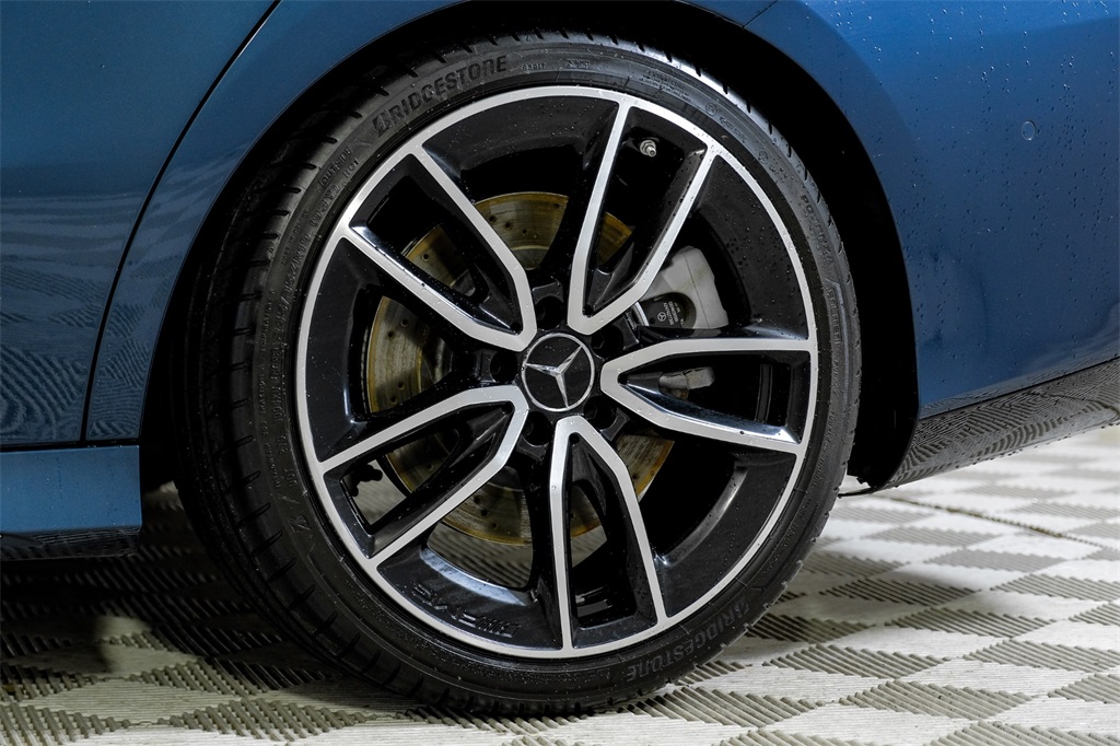 Vehicle image 58 of 61
