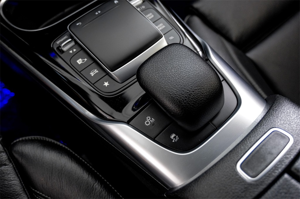 Vehicle image 28 of 61