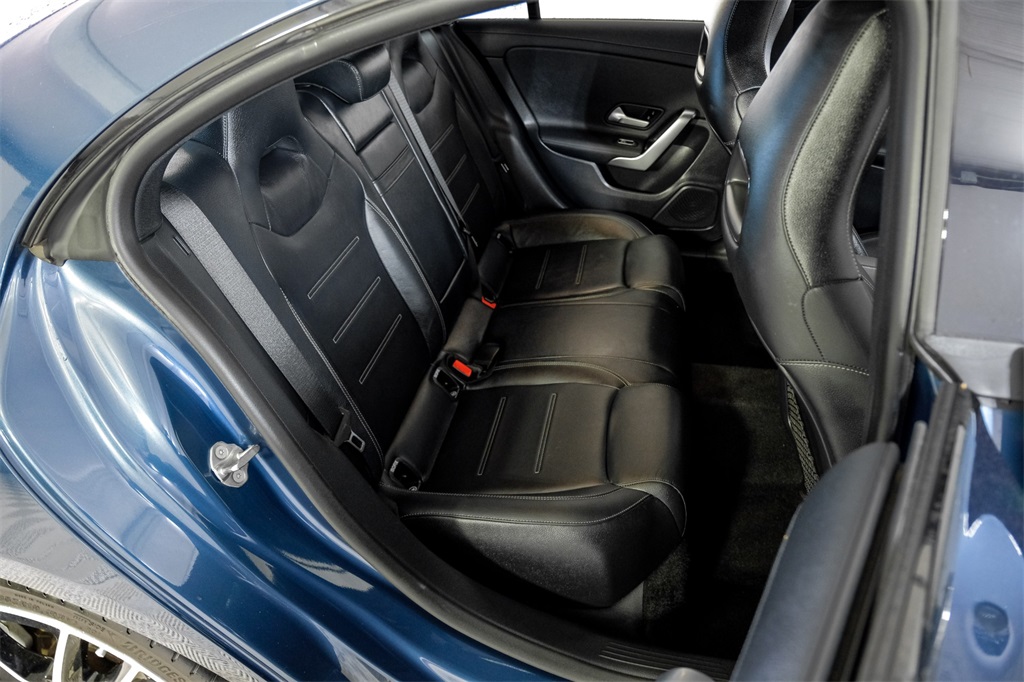 Vehicle image 39 of 61
