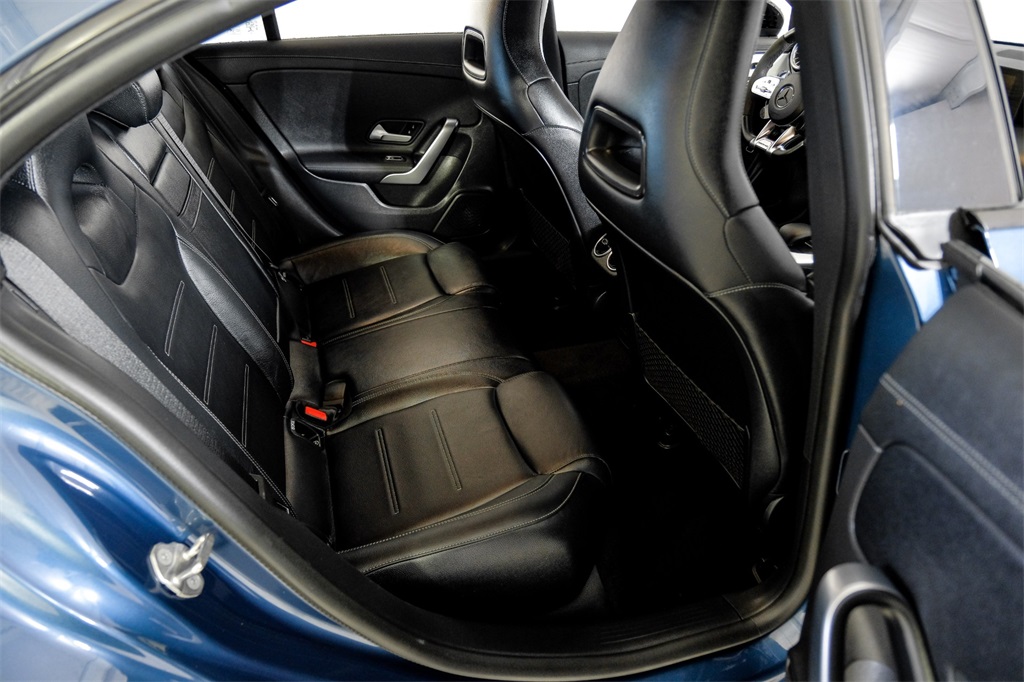 Vehicle image 40 of 61