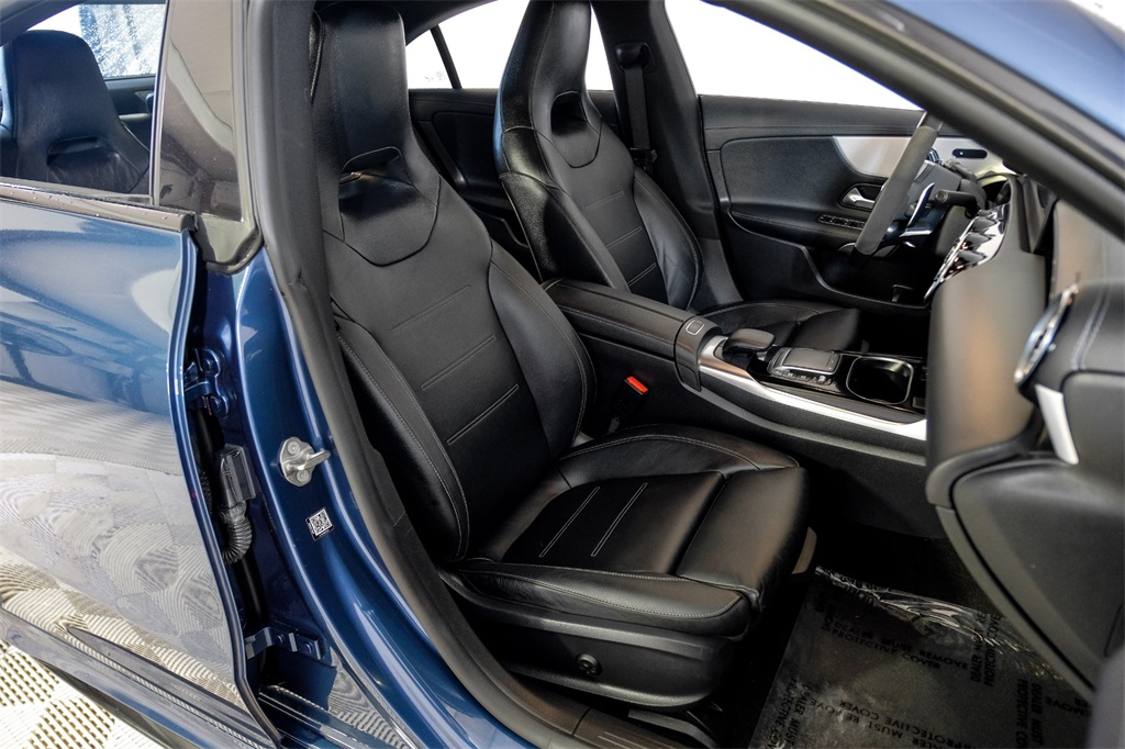 Vehicle image 38 of 61