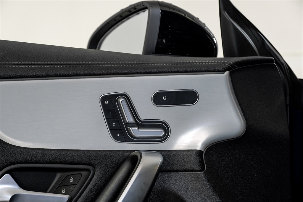Vehicle image 47 of 61