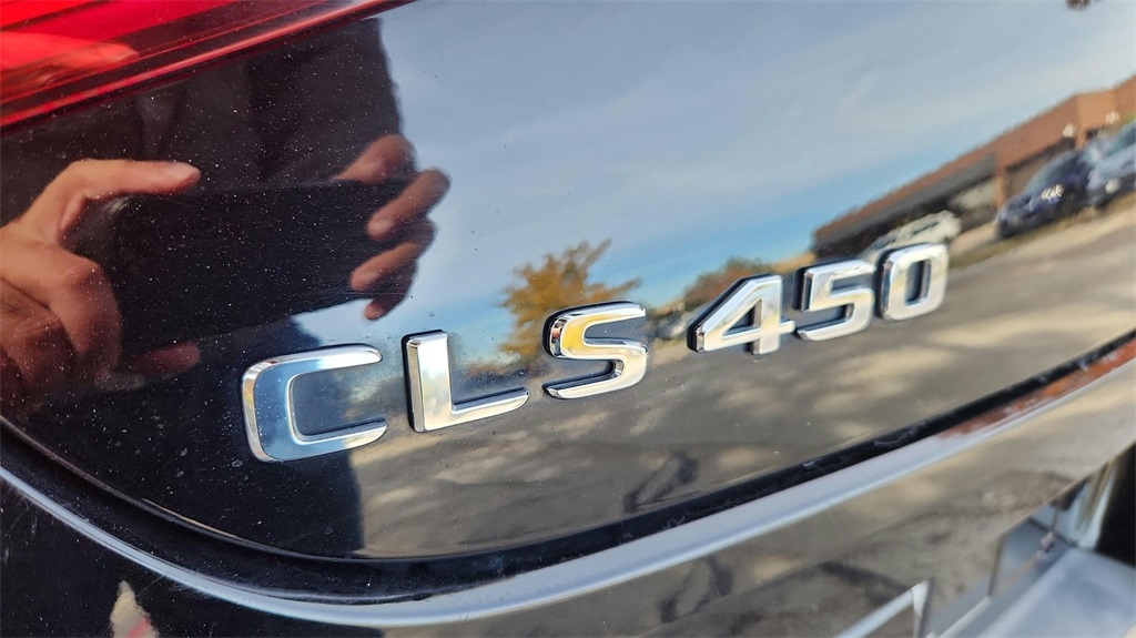 Vehicle image 26 of 34