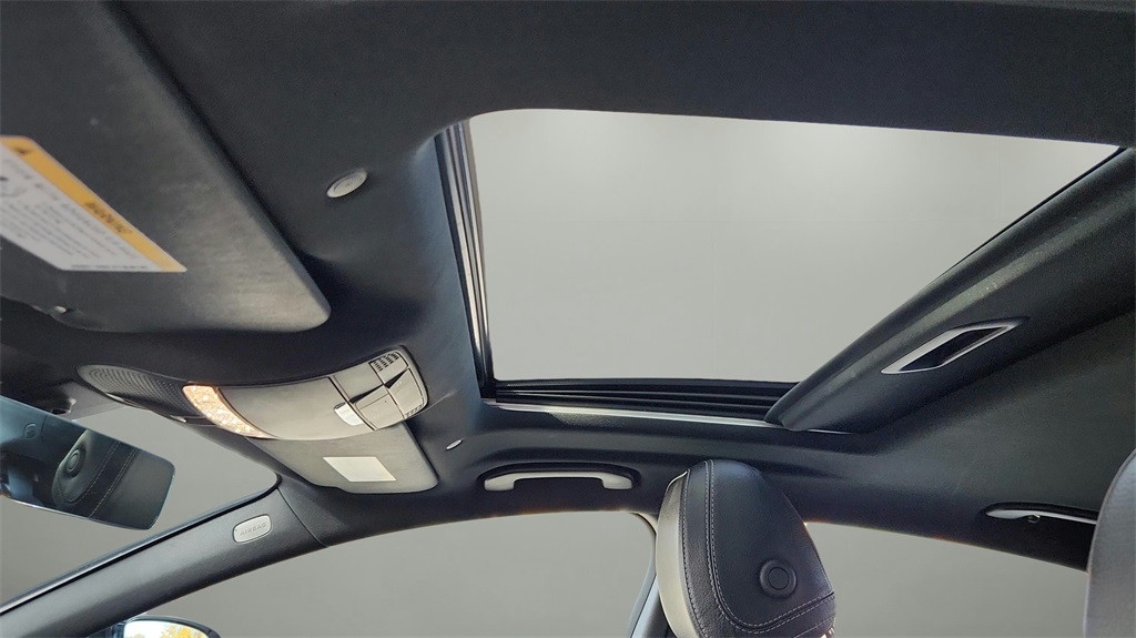 Vehicle image 11 of 34